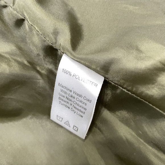 LEGENDARY WHITETAILS Zip & Snap Toggle Buttons Maroon Quilted Vest Women's Small - Picture 8 of 11